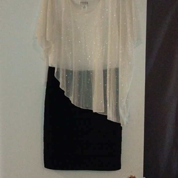 Dress - Picture 7 of 9